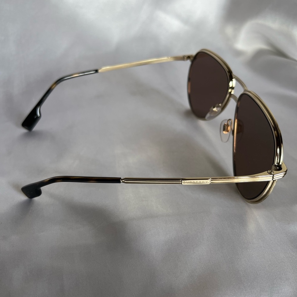 Burberry Scott Pilot Sunglasses - Picture 3 of 5